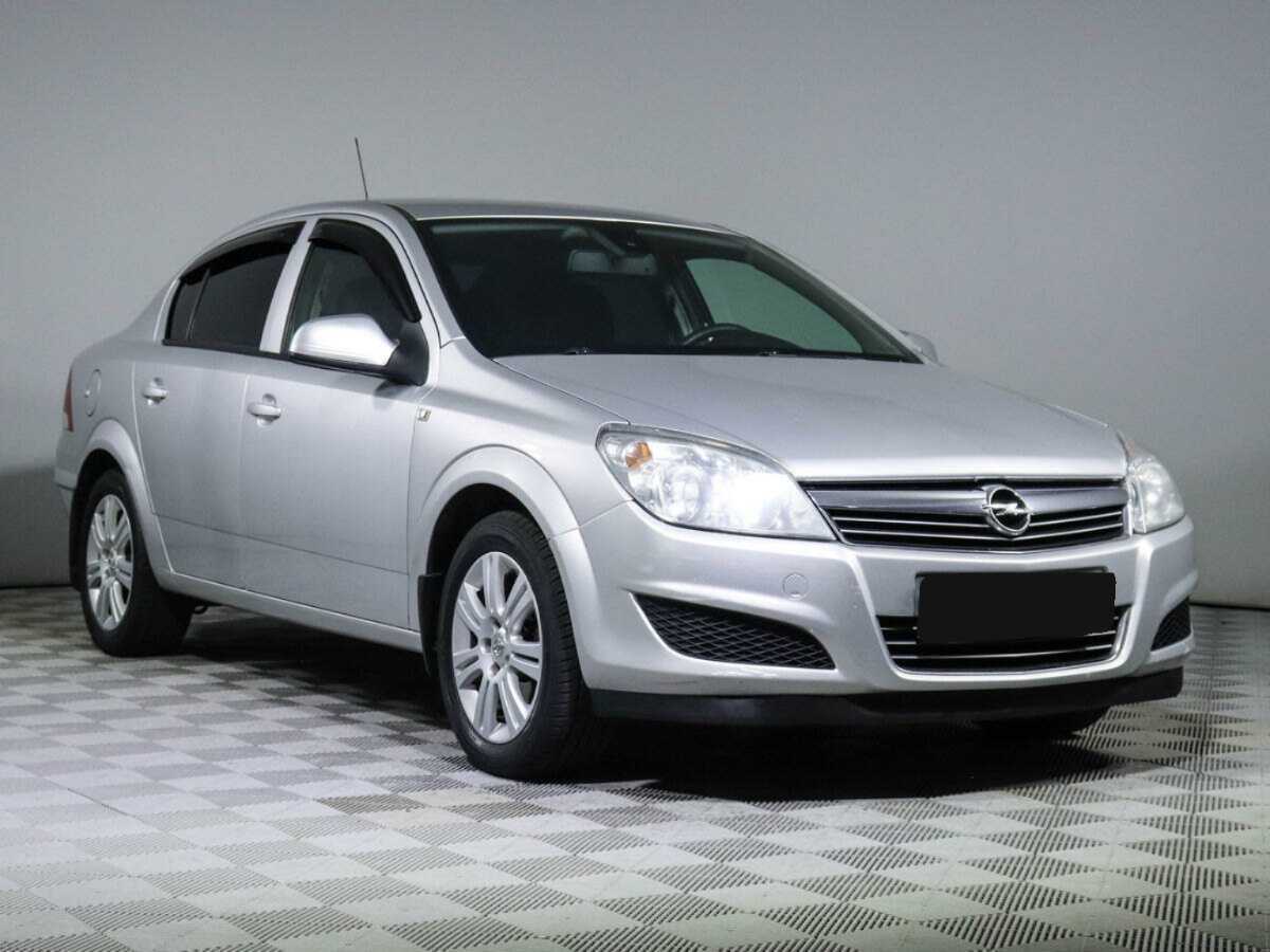 Купить Opel Astra с пробегом. Фото: #2