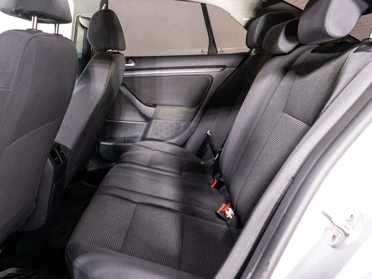 Купить Volkswagen Jetta с пробегом. Фото: #9
