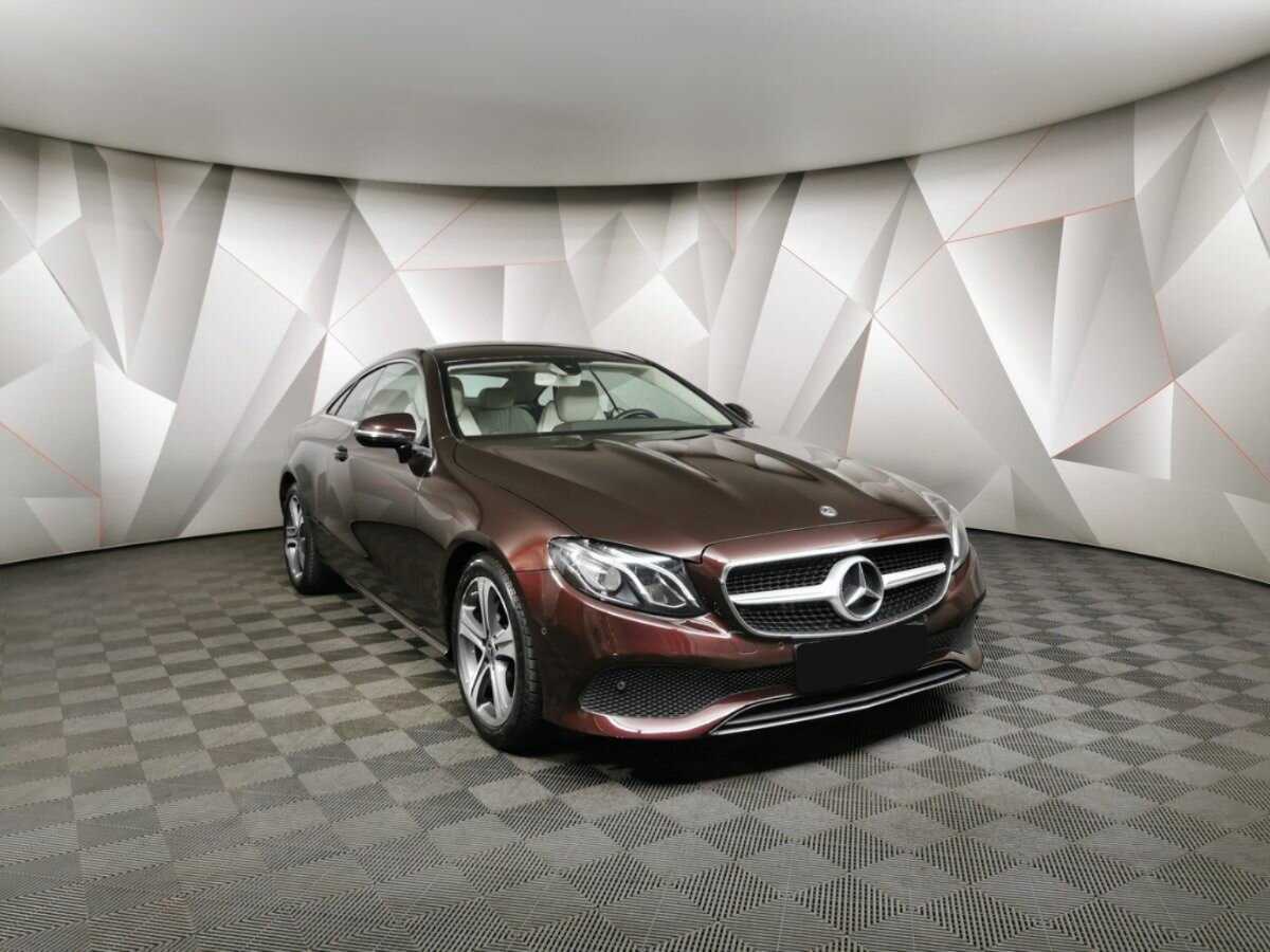 Купить Mercedes-Benz E-Класс с пробегом. Фото: #2