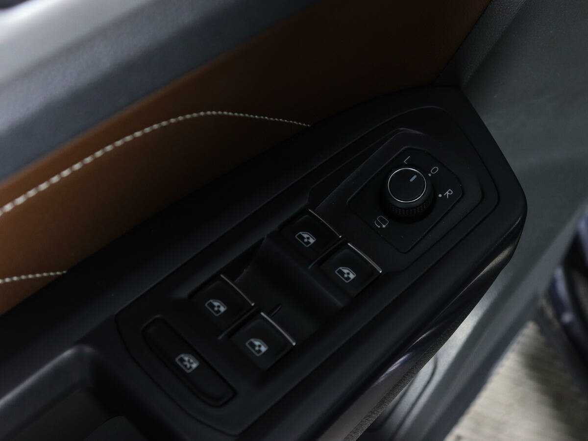 Купить Volkswagen Teramont с пробегом. Фото: #23