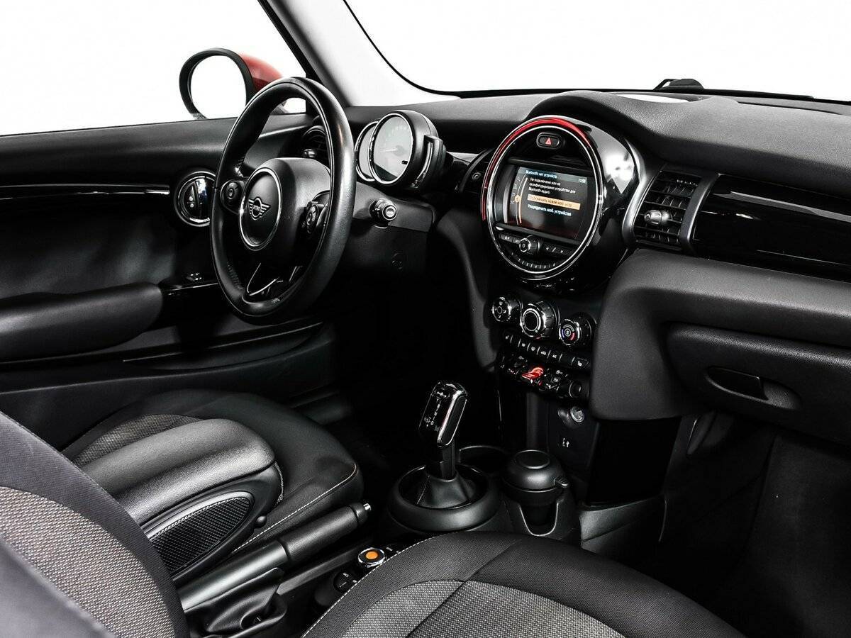 Купить Mini Hatch с пробегом. Фото: #8