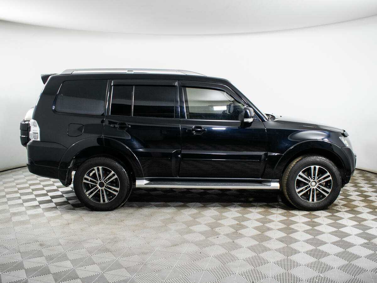 Купить Mitsubishi Pajero с пробегом. Фото: #2