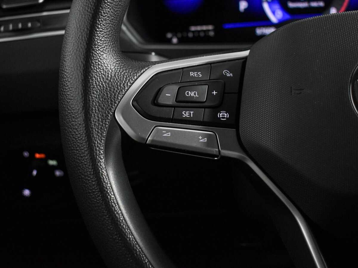 Купить Volkswagen Tiguan с пробегом. Фото: #15