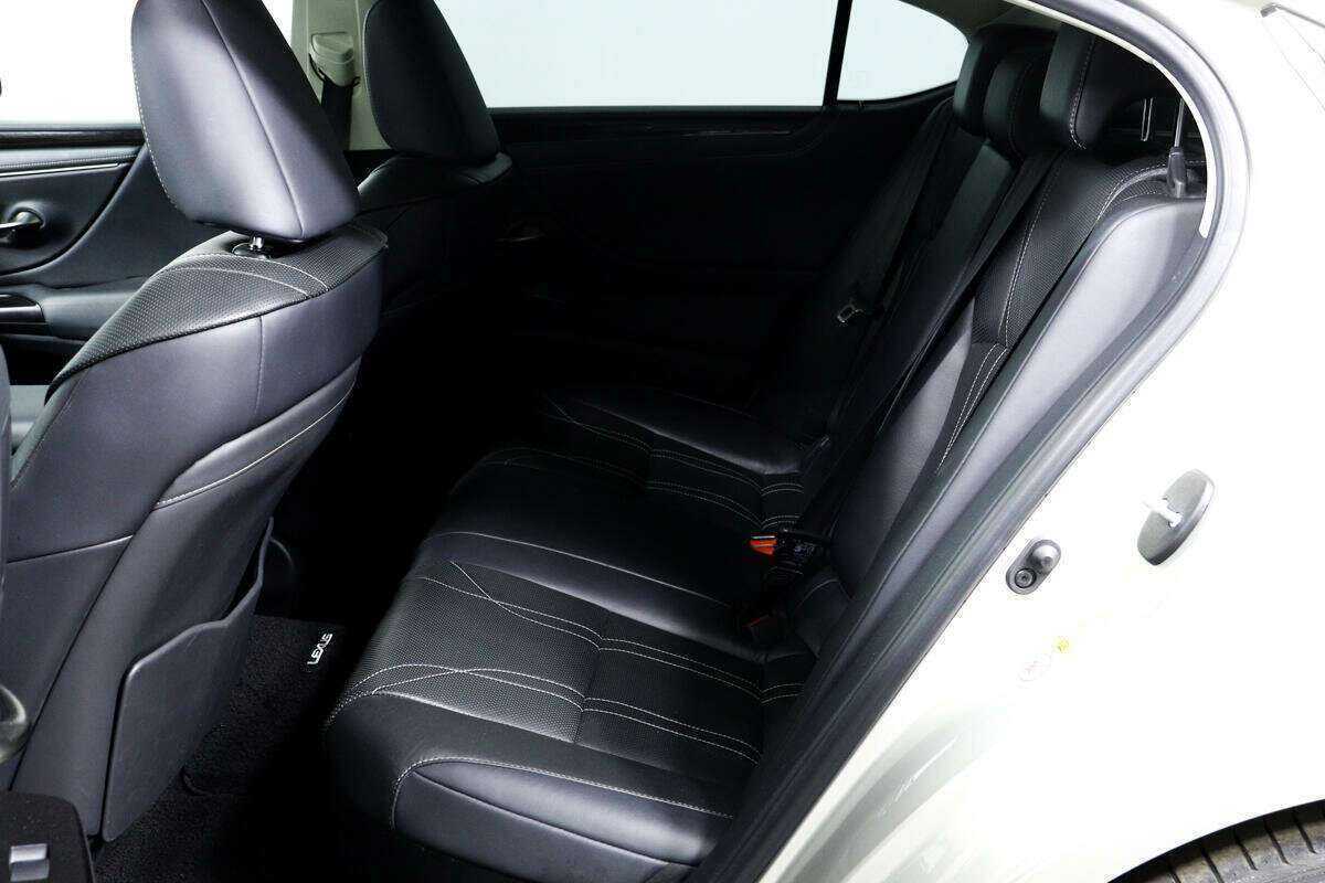 Купить Lexus ES с пробегом. Фото: #11