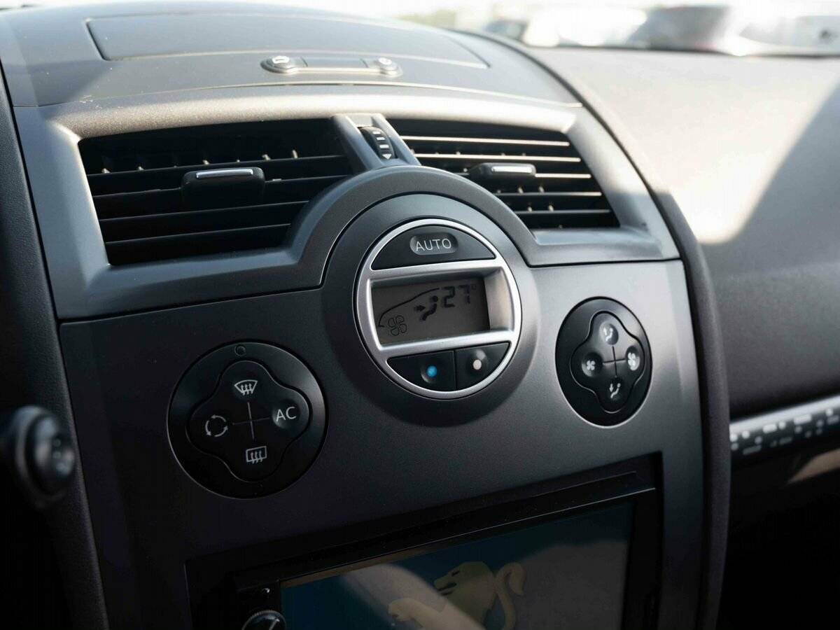 Купить Renault Megane с пробегом. Фото: #17