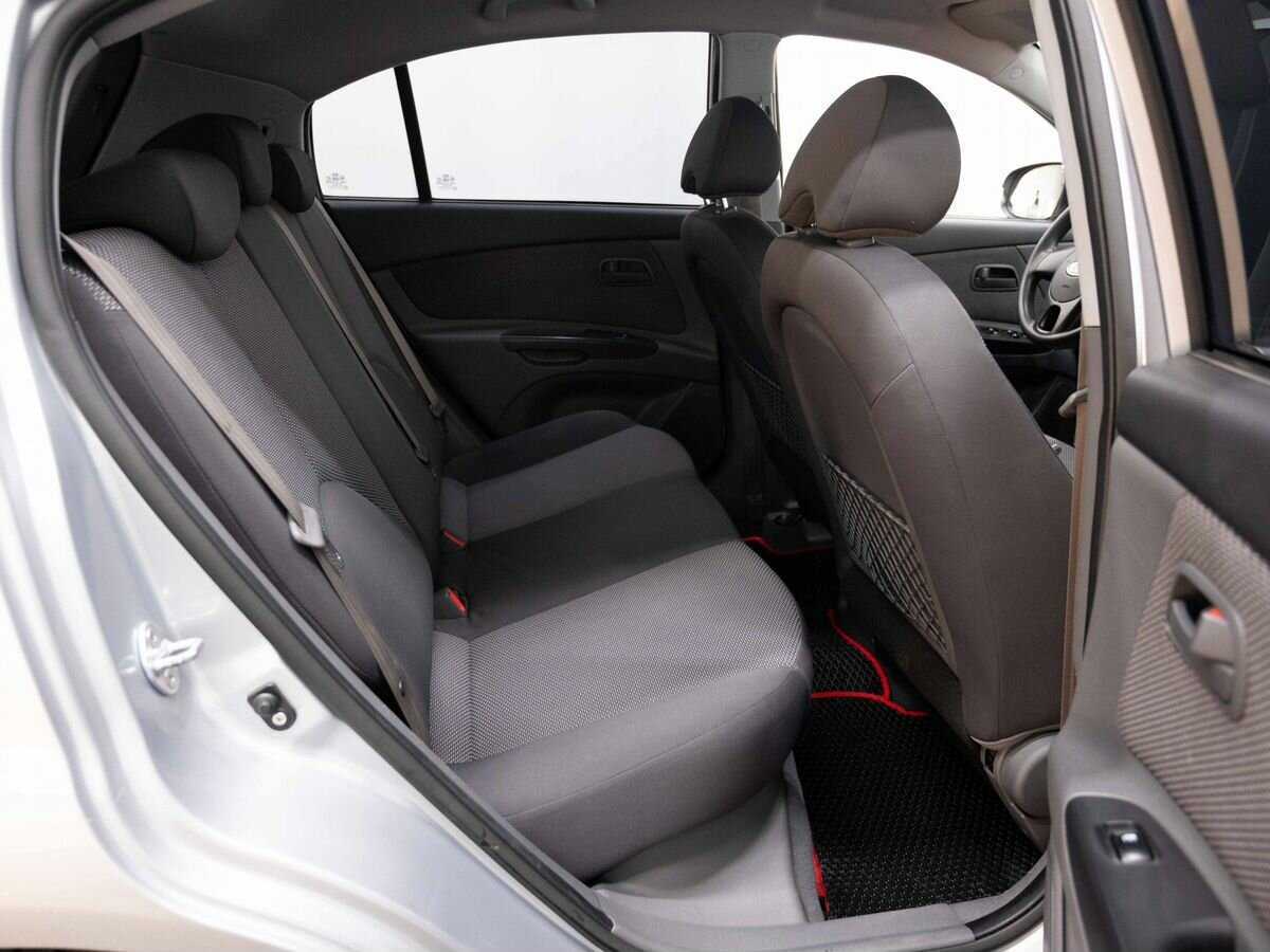 Купить Kia Rio с пробегом. Фото: #9
