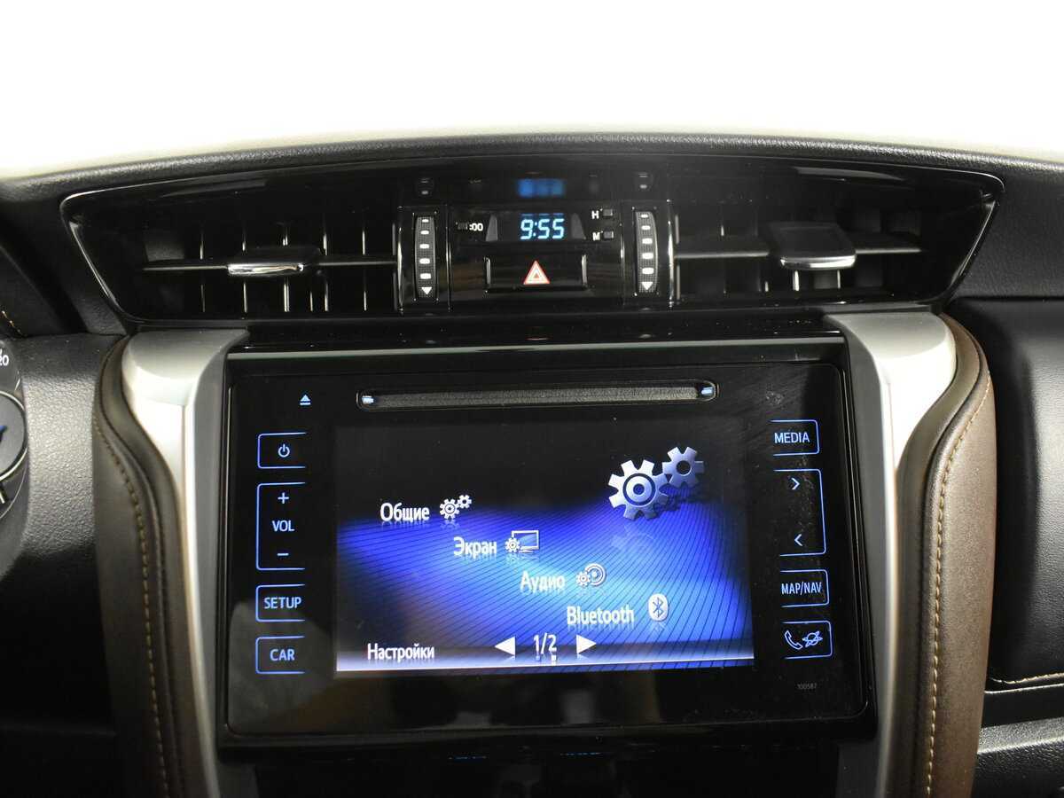 Купить Toyota Fortuner с пробегом. Фото: #15