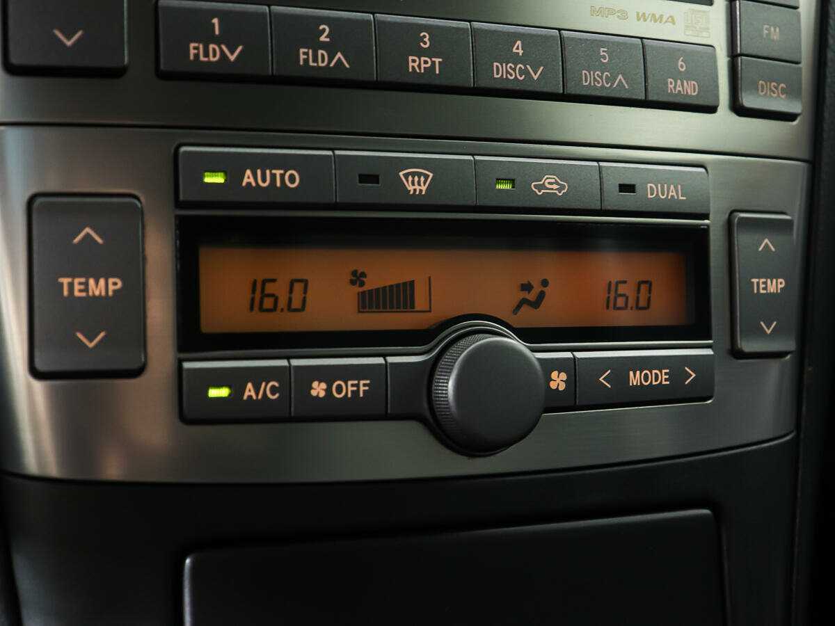 Купить Toyota Avensis с пробегом. Фото: #16