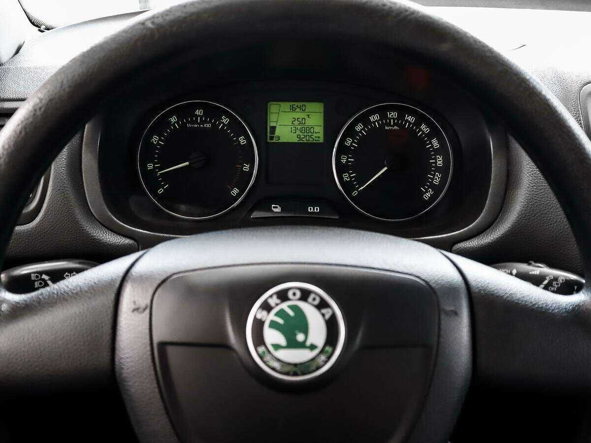 Купить Skoda Fabia с пробегом. Фото: #13