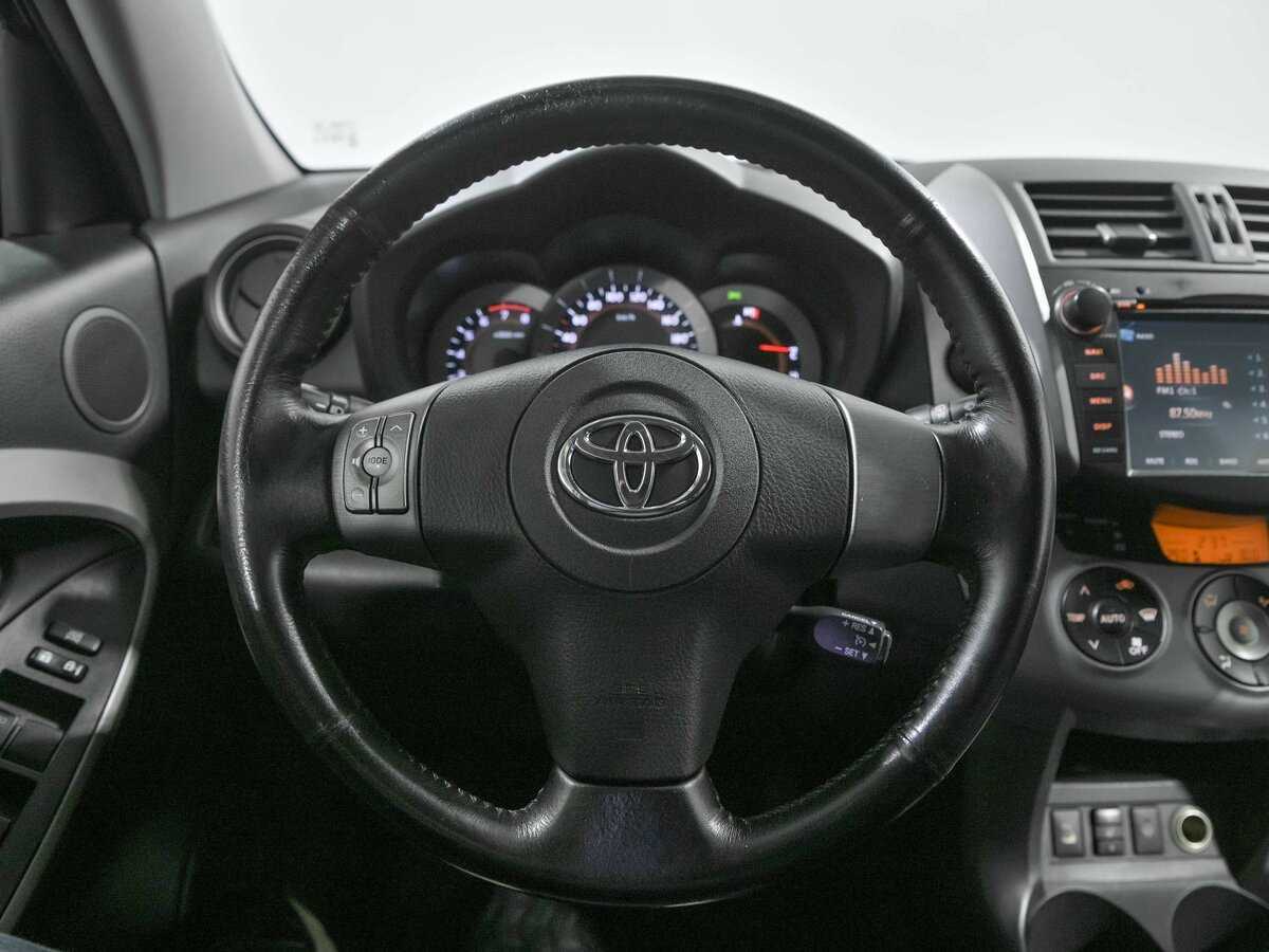 Купить Toyota RAV4 с пробегом. Фото: #7