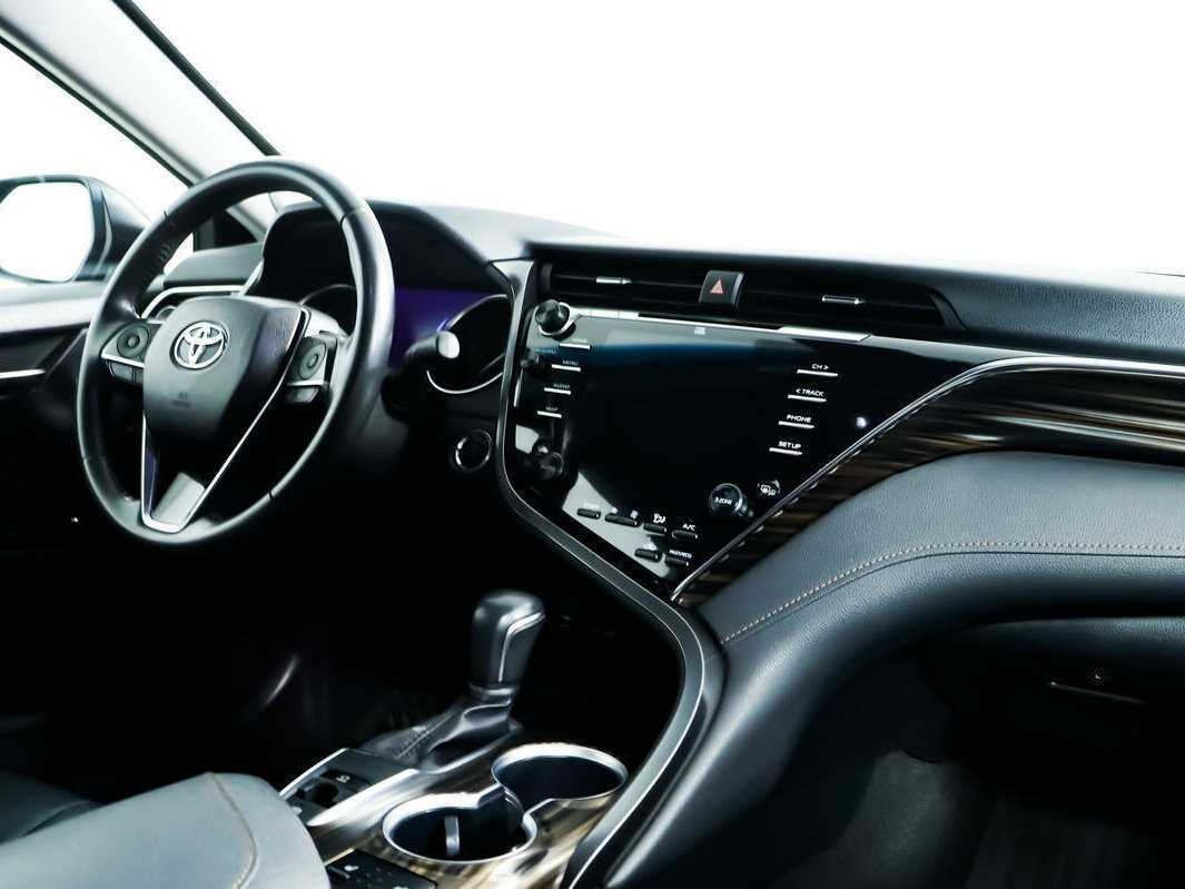 Купить Toyota Camry с пробегом. Фото: #8