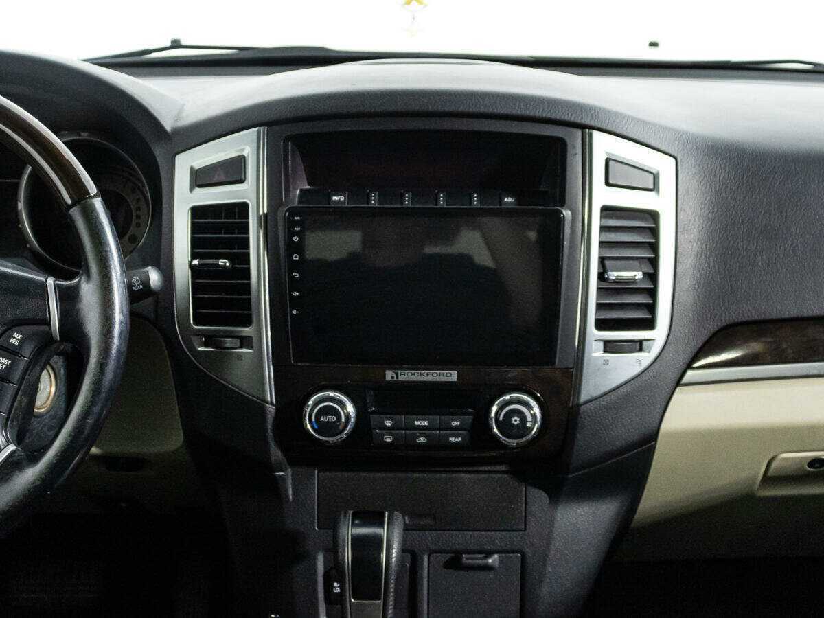 Купить Mitsubishi Pajero с пробегом. Фото: #13