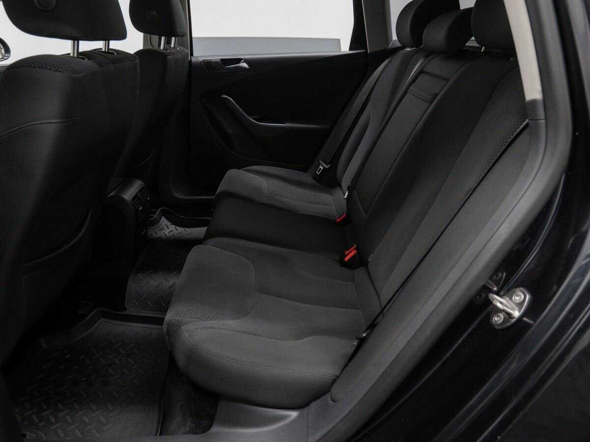 Купить Volkswagen Passat с пробегом. Фото: #11