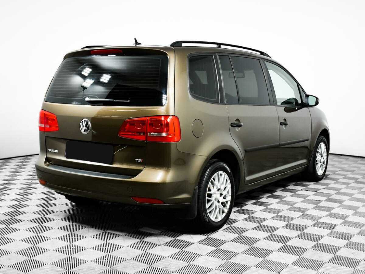 Купить Volkswagen Touran с пробегом. Фото: #4