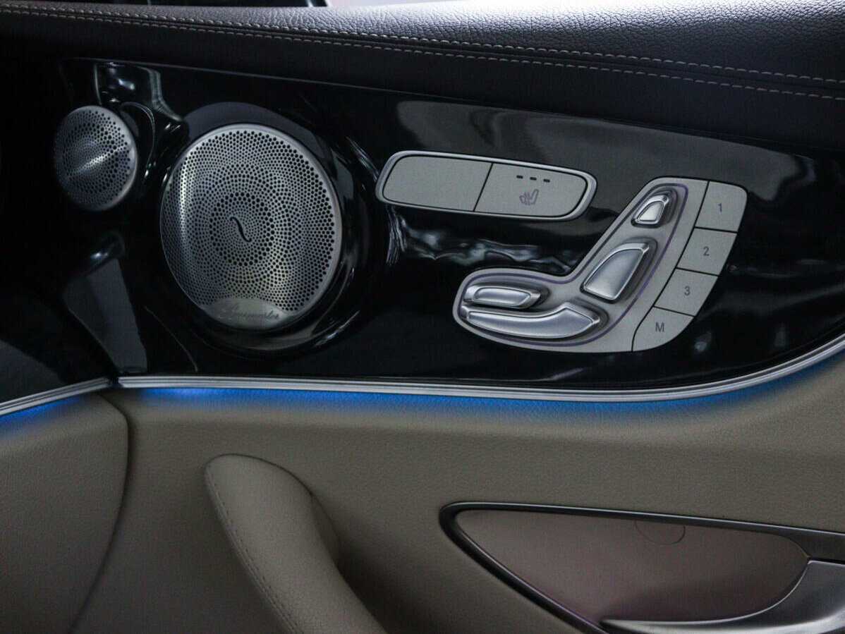 Купить Mercedes-Benz E-Класс с пробегом. Фото: #24