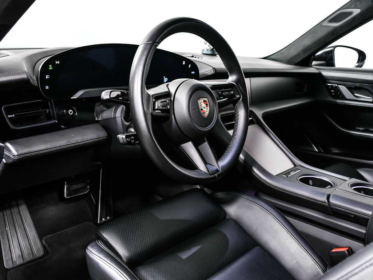 Купить Porsche Taycan с пробегом. Фото: #12