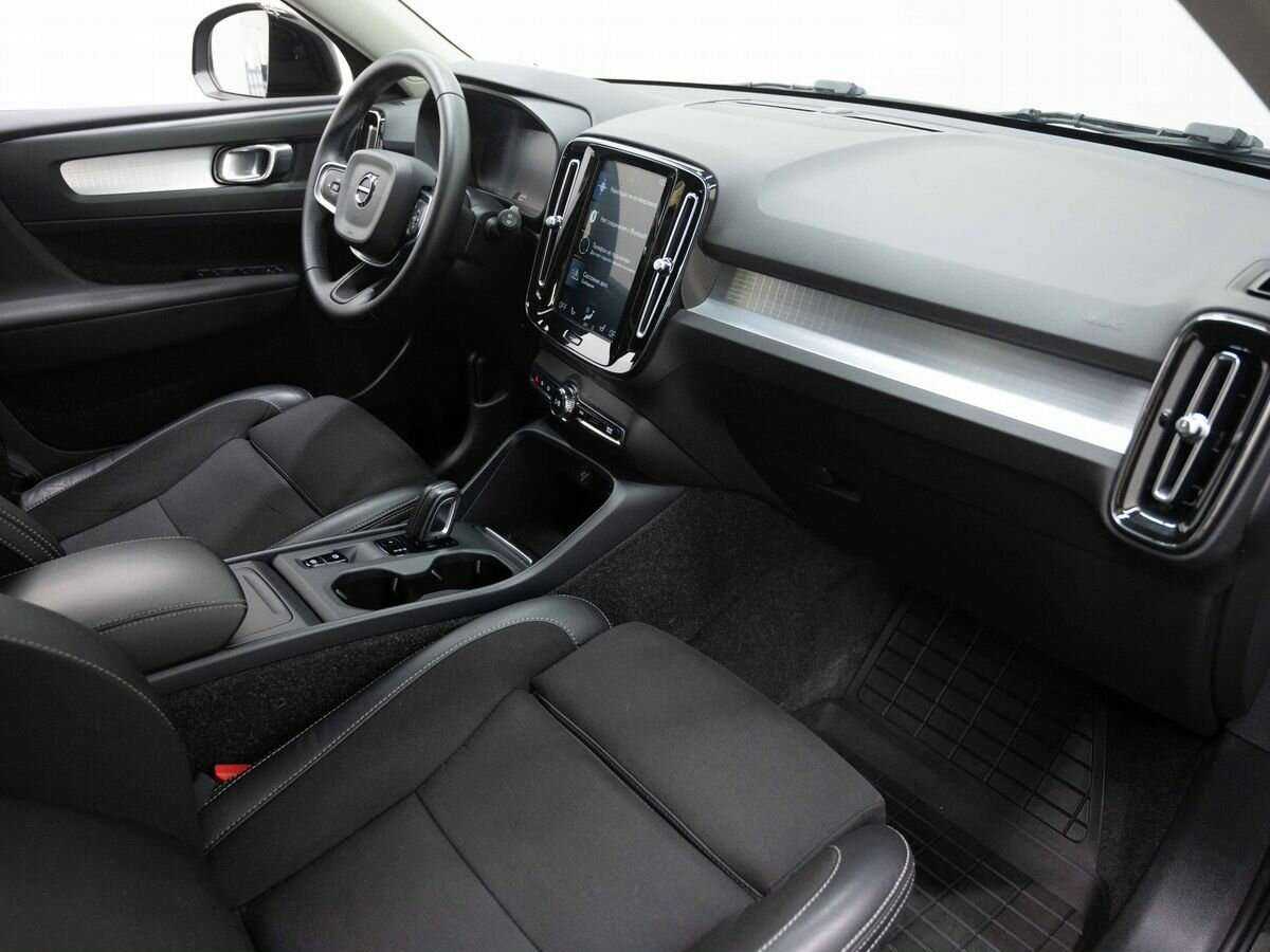 Купить Volvo XC40 с пробегом. Фото: #10