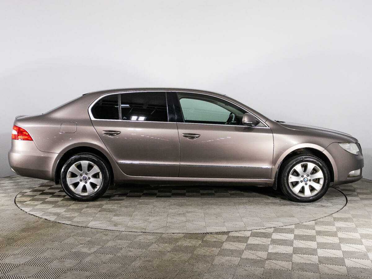 Купить Skoda Superb с пробегом. Фото: #3