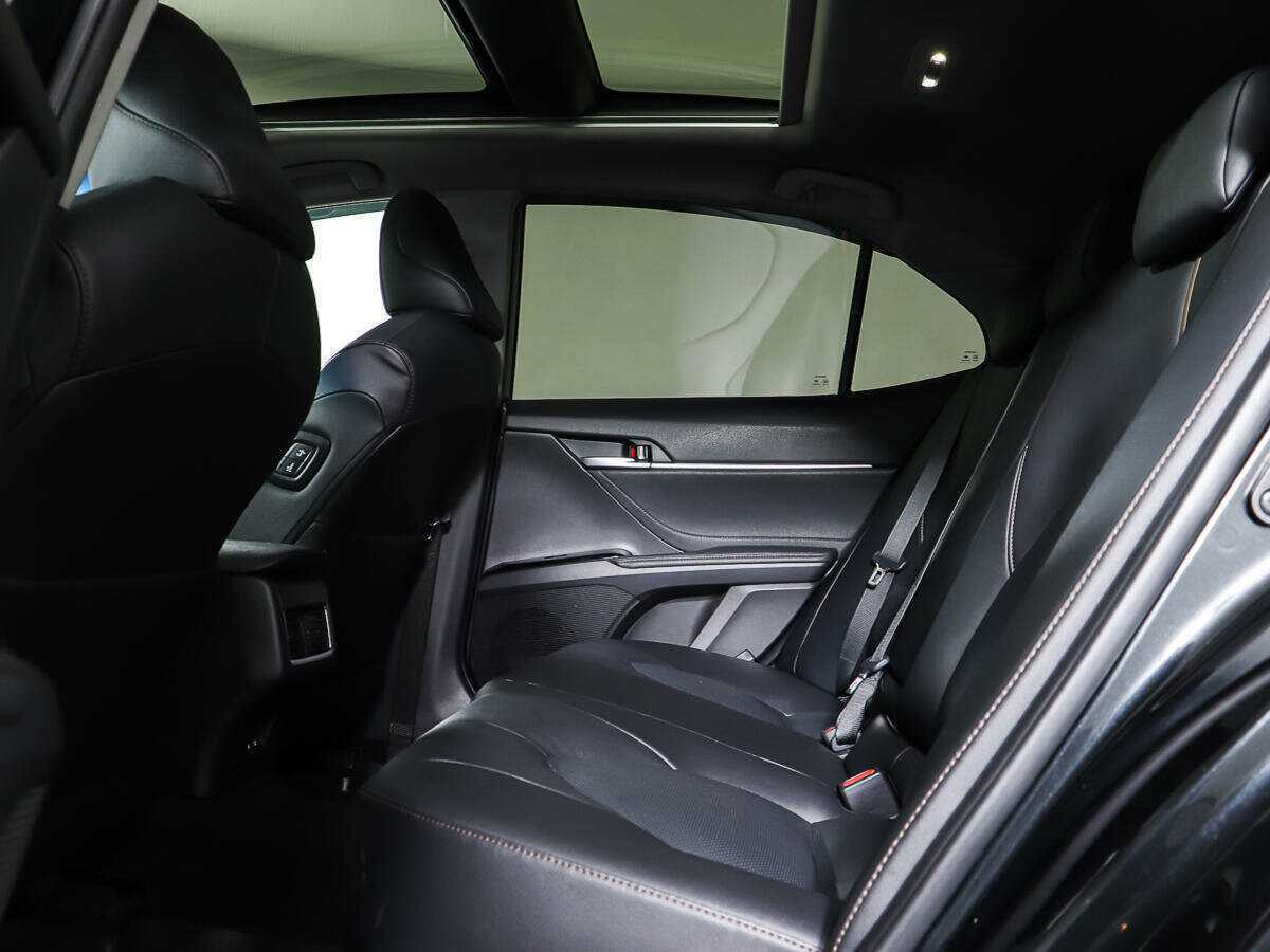 Купить Toyota Camry с пробегом. Фото: #8