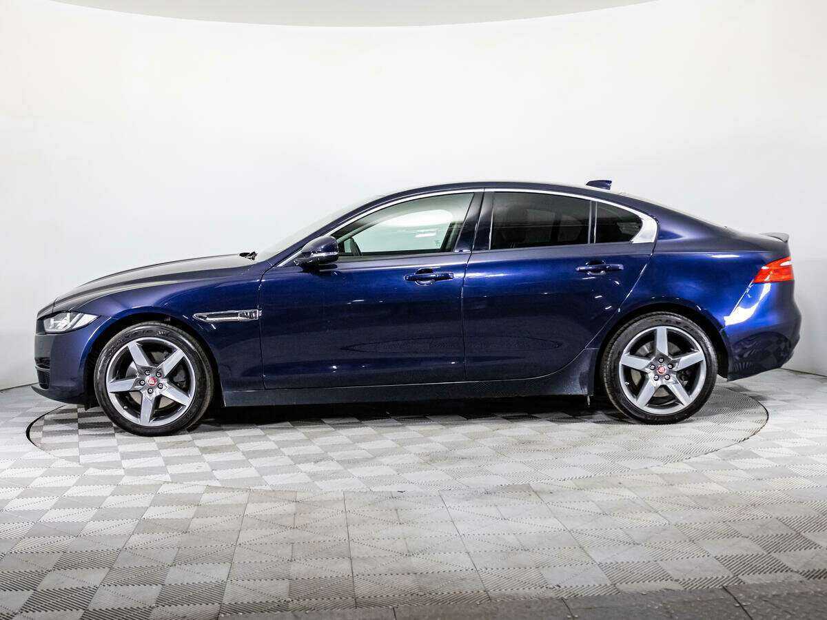 Купить Jaguar XE с пробегом. Фото: #7
