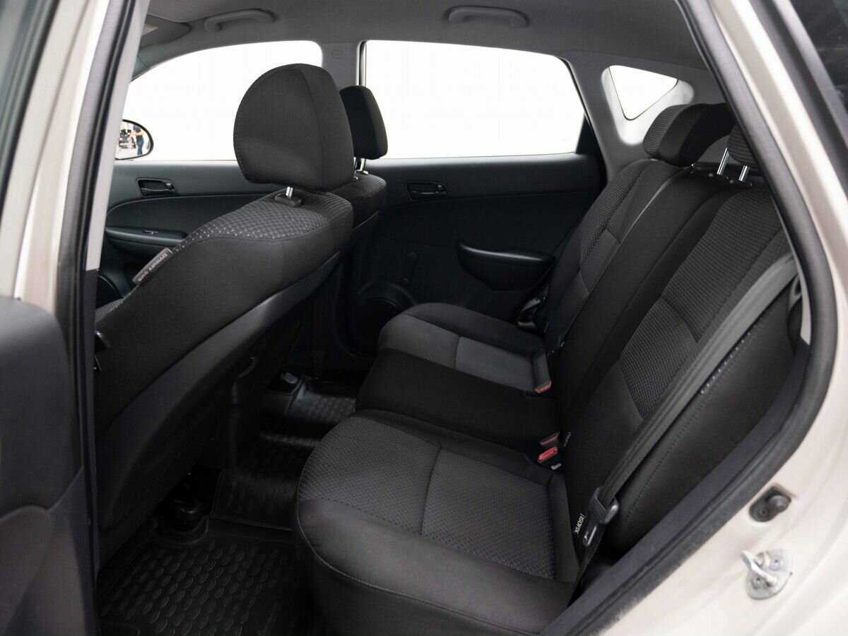 Купить Hyundai i30 с пробегом. Фото: #8