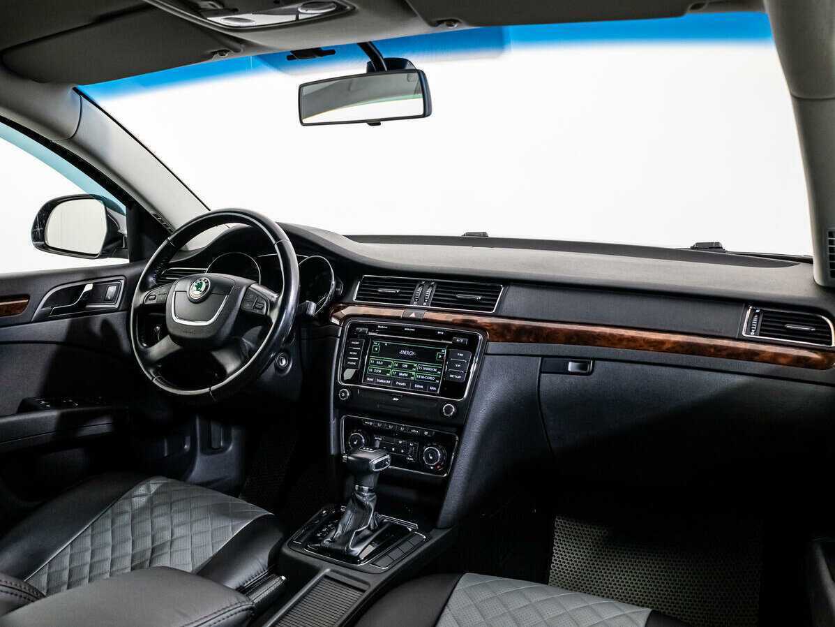 Купить Skoda Superb с пробегом. Фото: #8