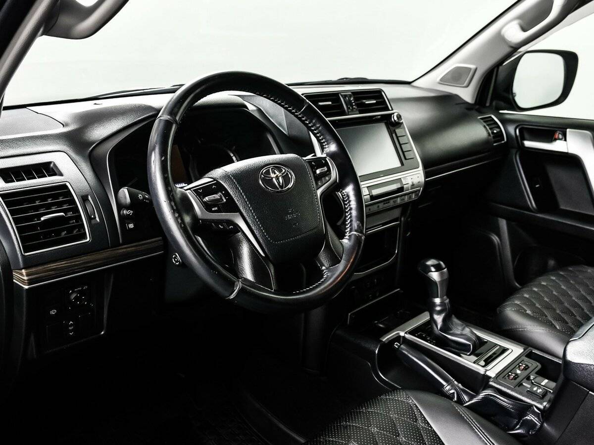 Купить Toyota Land Cruiser Prado с пробегом. Фото: #12