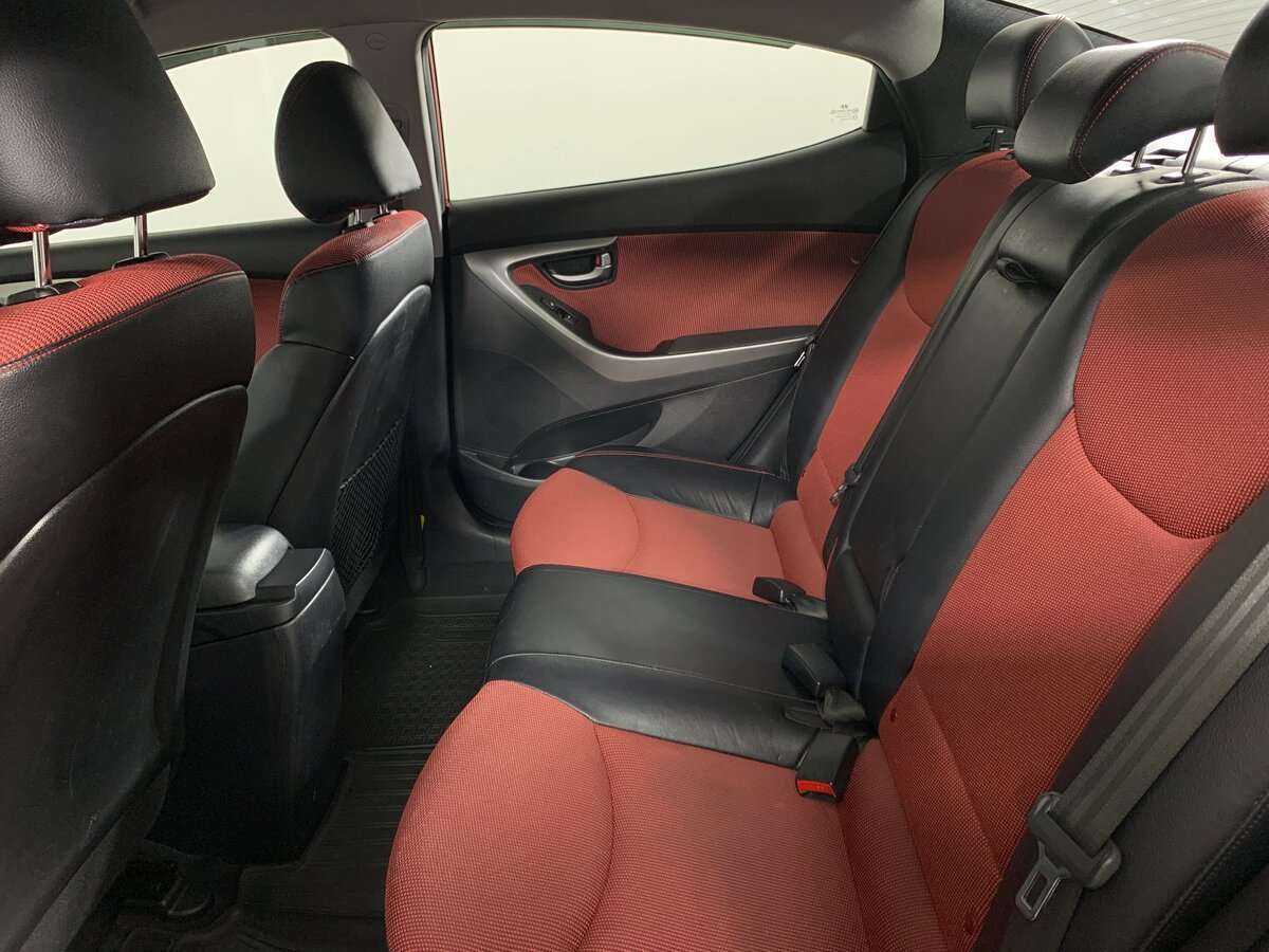 Купить Hyundai Elantra с пробегом. Фото: #13