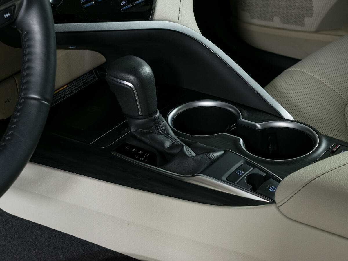 Купить Toyota Camry с пробегом. Фото: #16