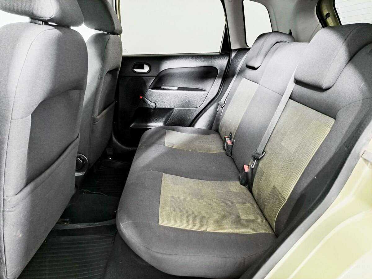 Купить Ford Fiesta с пробегом. Фото: #9