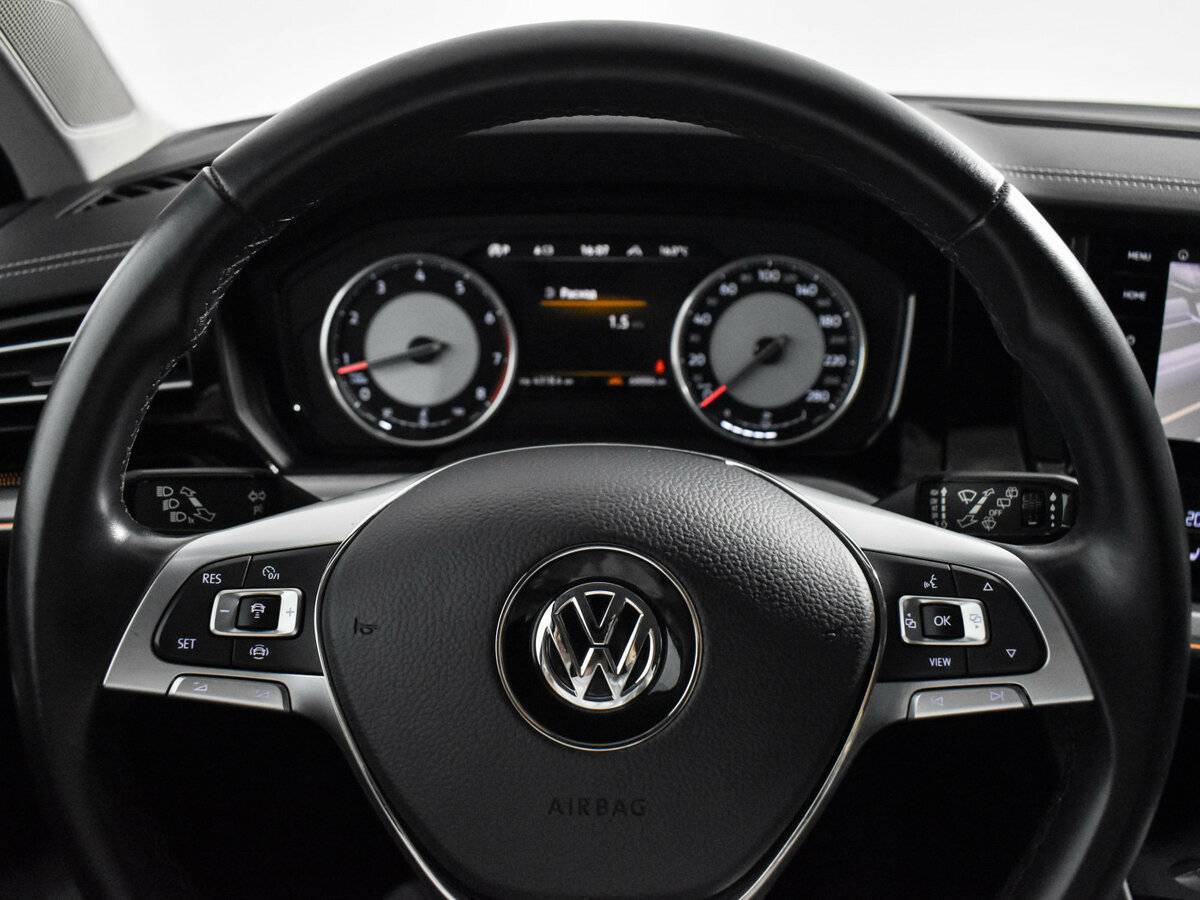 Купить Volkswagen Touareg с пробегом. Фото: #22