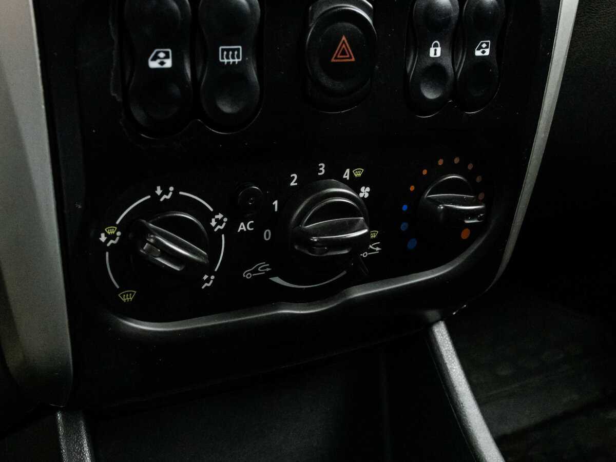 Купить Nissan Almera с пробегом. Фото: #10