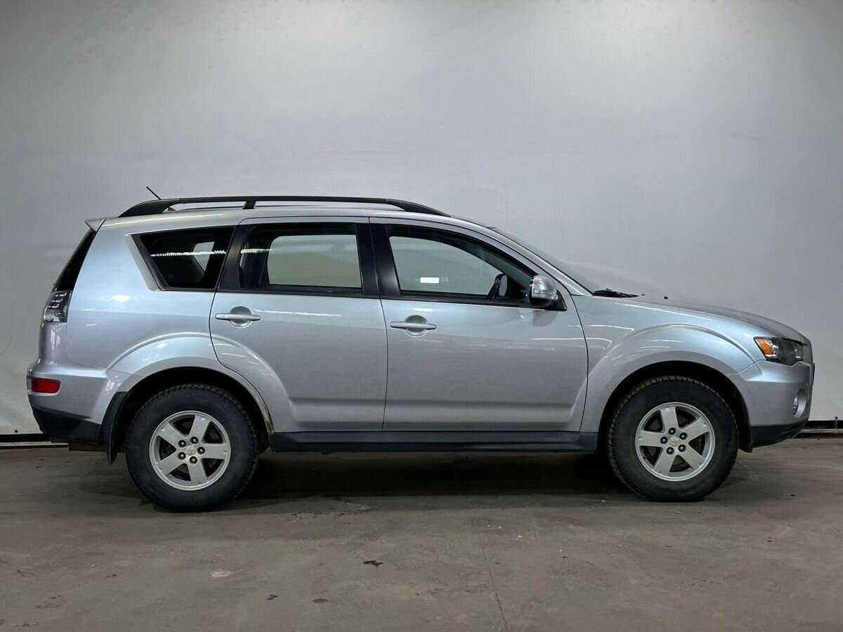 Купить Mitsubishi Outlander с пробегом. Фото: #3