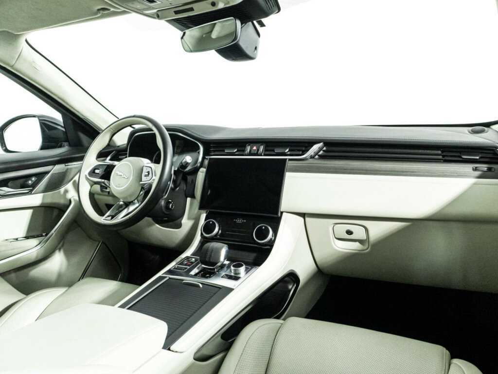 Купить Jaguar F-Pace с пробегом. Фото: #8