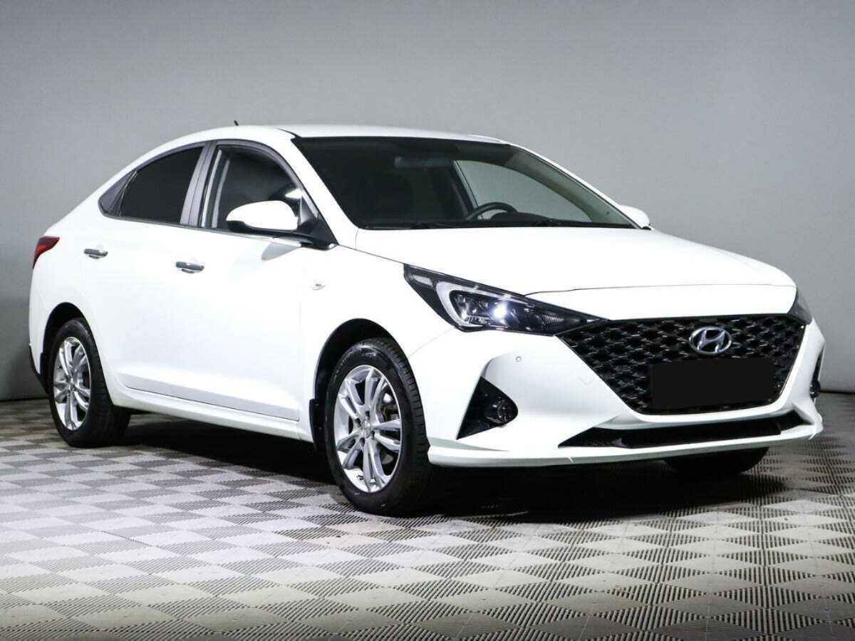 Купить Hyundai Solaris с пробегом. Фото: #2