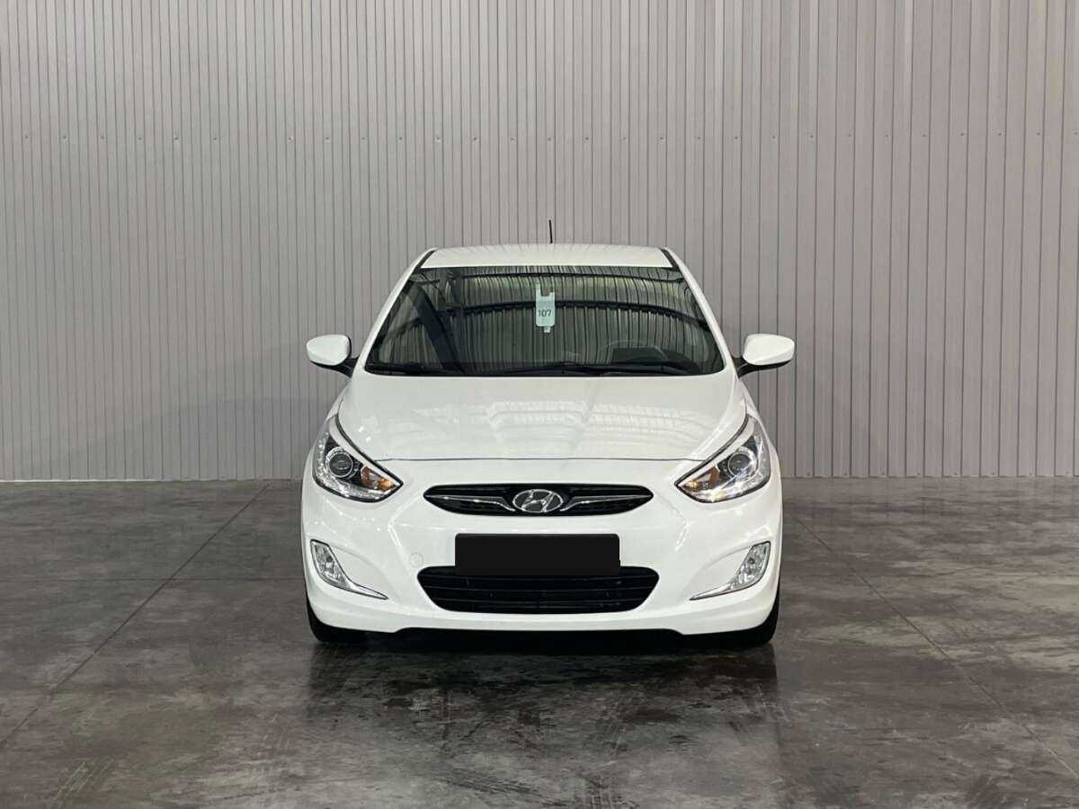 Купить Hyundai Solaris с пробегом. Фото: #1