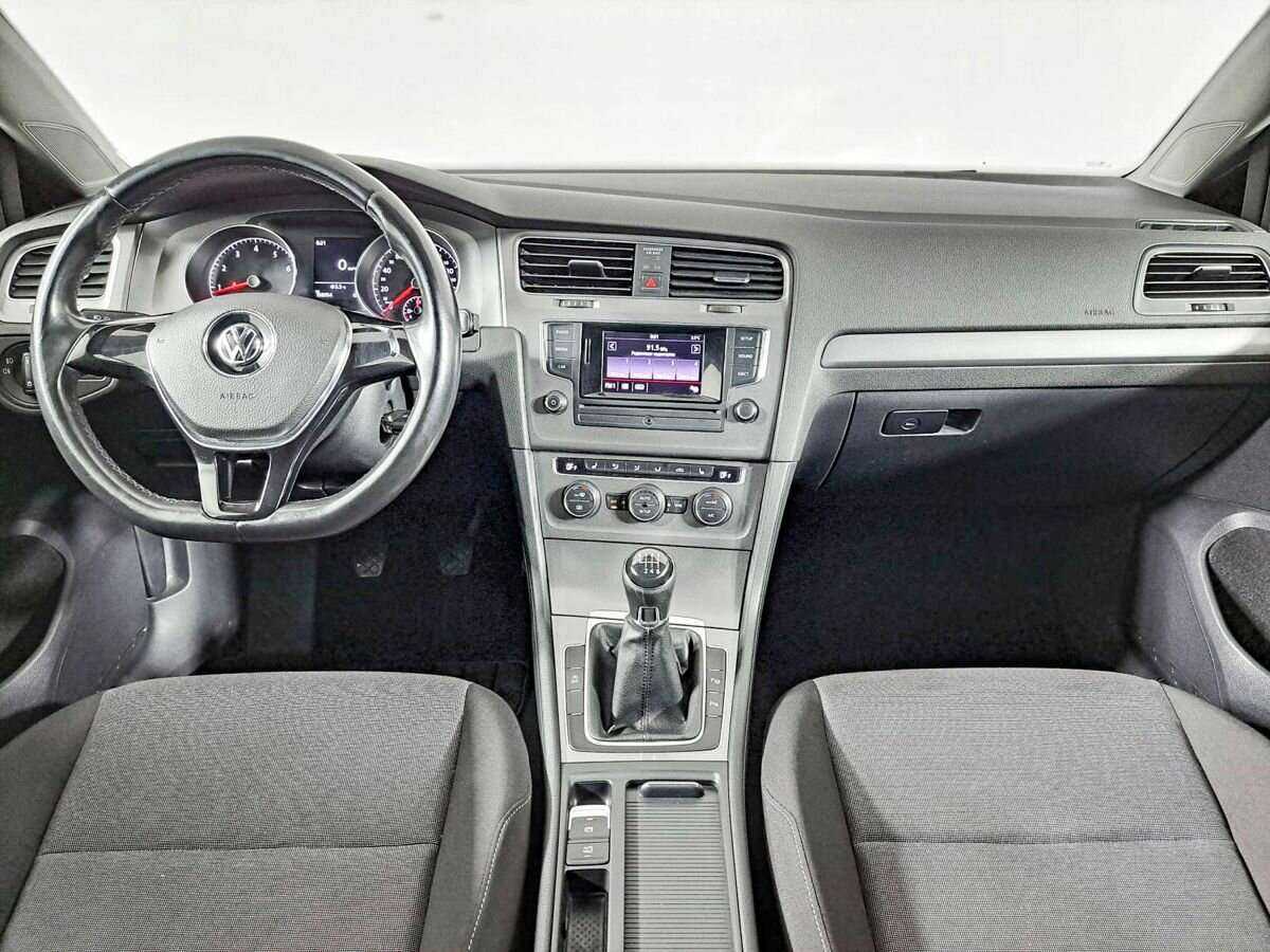 Купить Volkswagen Golf с пробегом. Фото: #11