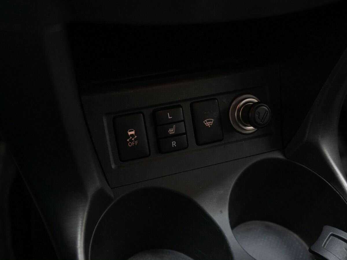 Купить Toyota RAV4 с пробегом. Фото: #23