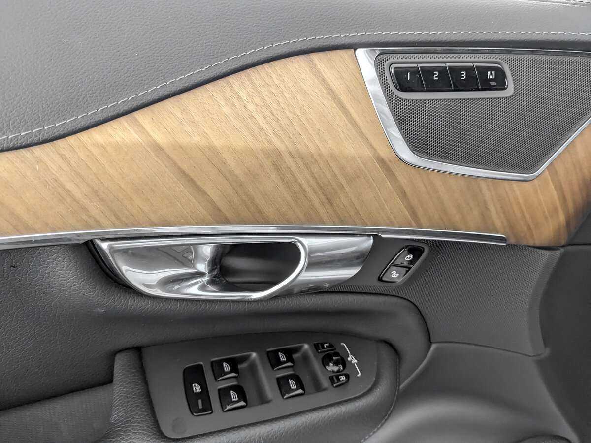 Купить Volvo XC90 с пробегом. Фото: #17