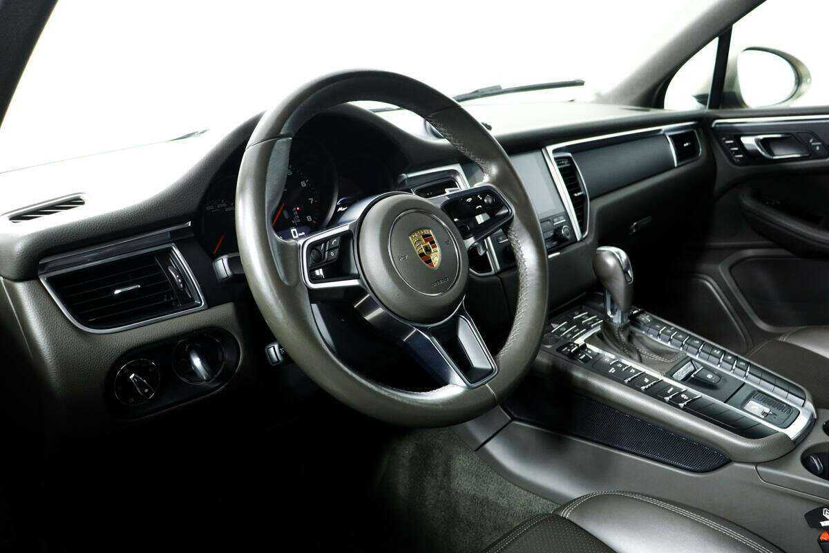 Купить Porsche Macan с пробегом. Фото: #12