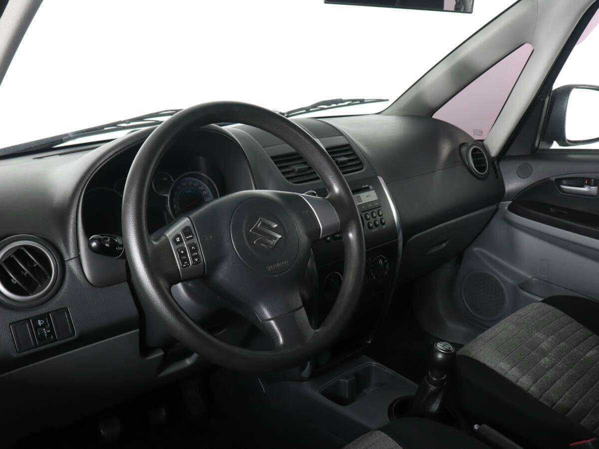 Купить Suzuki SX4 с пробегом. Фото: #4