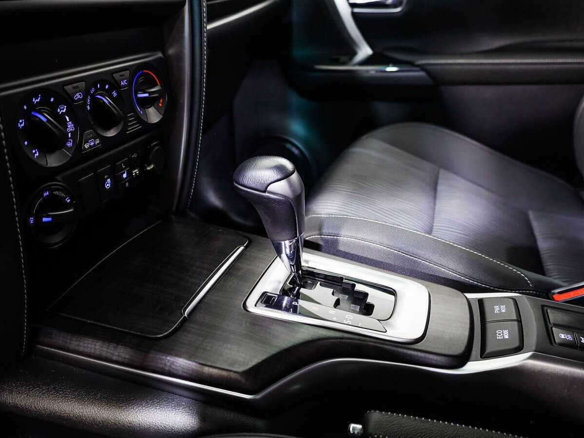 Купить Toyota Fortuner с пробегом. Фото: #16