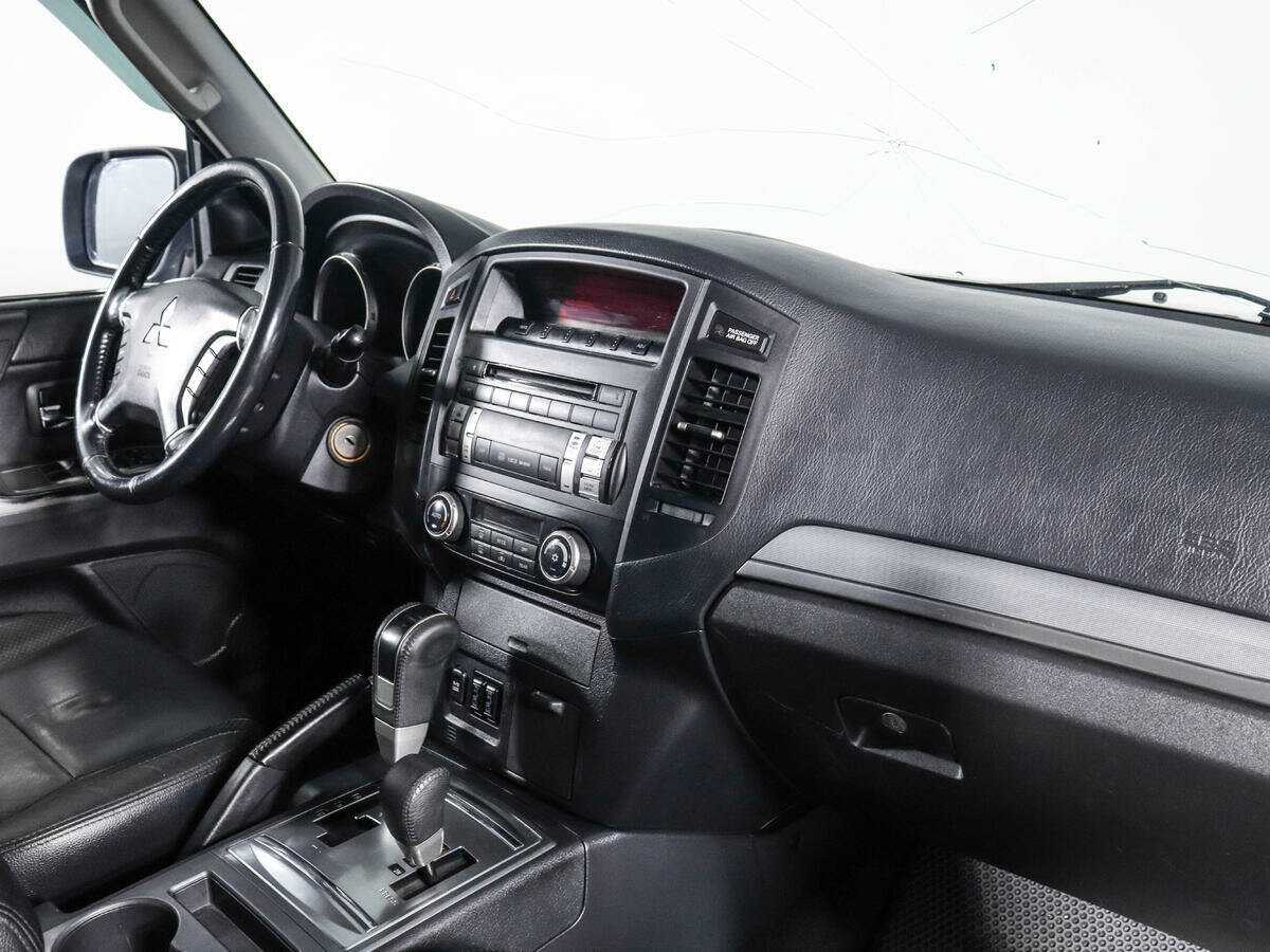 Купить Mitsubishi Pajero с пробегом. Фото: #6