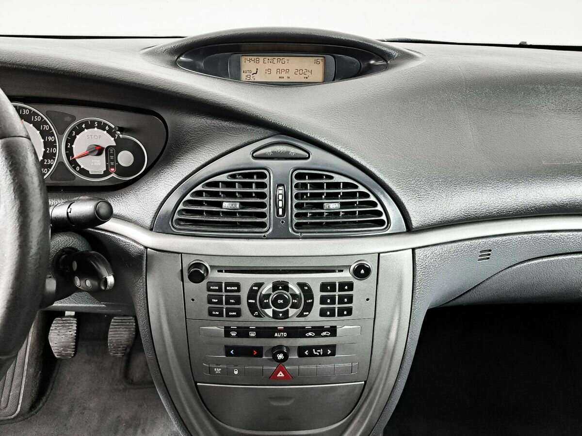 Купить Citroen C5 с пробегом. Фото: #11