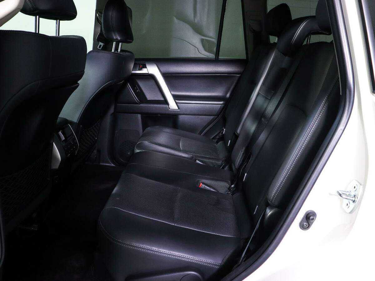 Купить Toyota Land Cruiser Prado с пробегом. Фото: #6