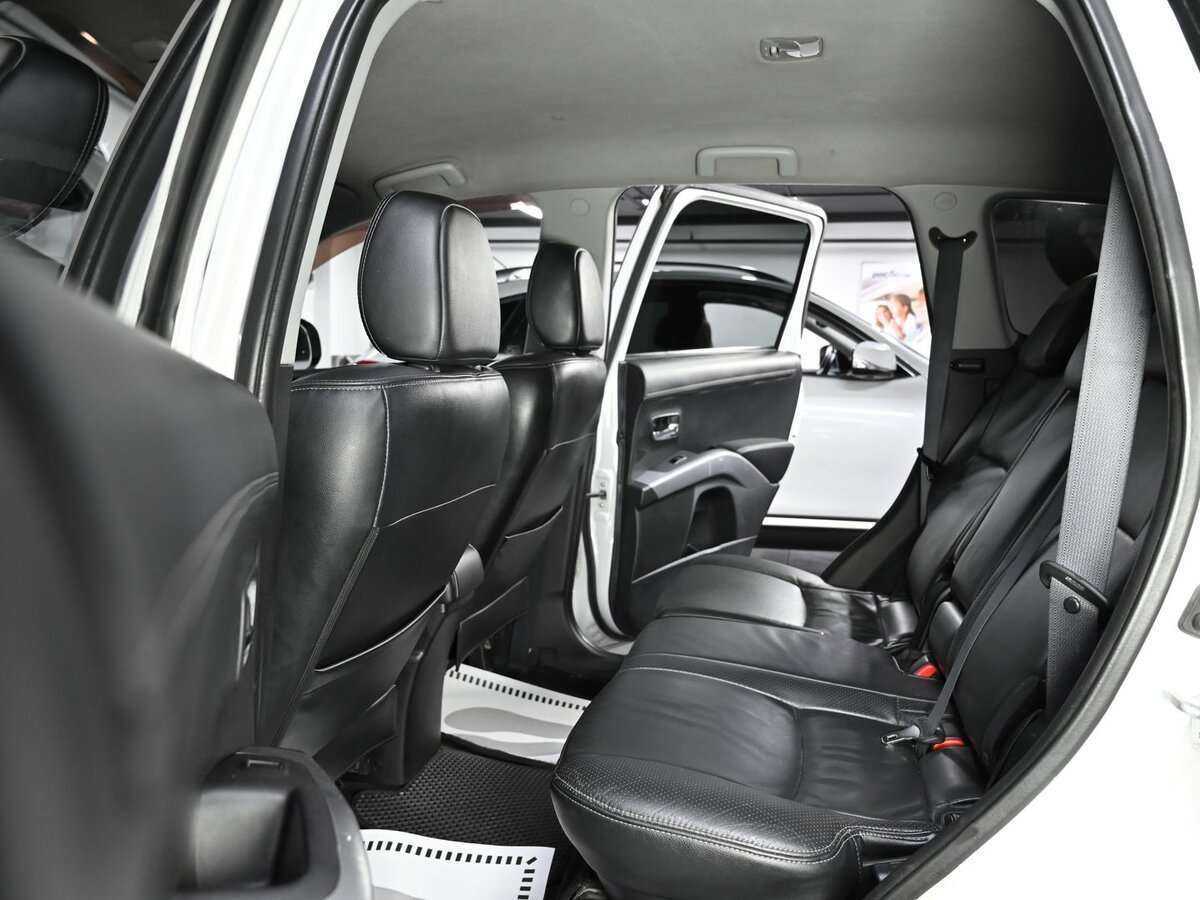 Купить Mitsubishi Outlander с пробегом. Фото: #8
