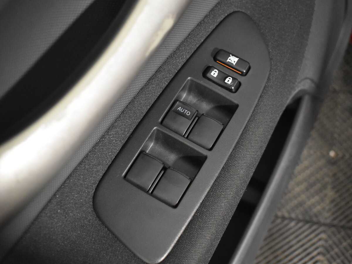 Купить Toyota Auris с пробегом. Фото: #7