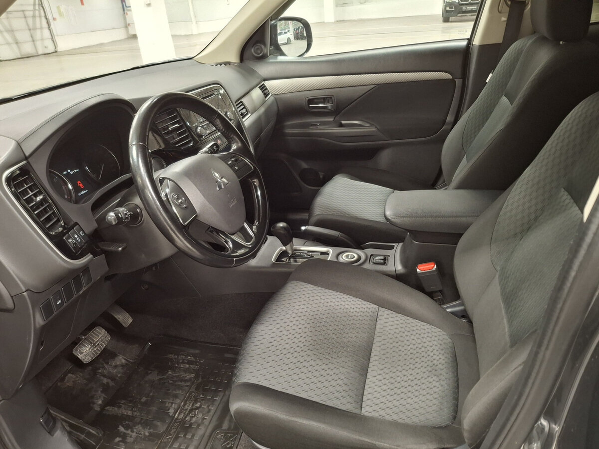 Купить Mitsubishi Outlander с пробегом. Фото: #14