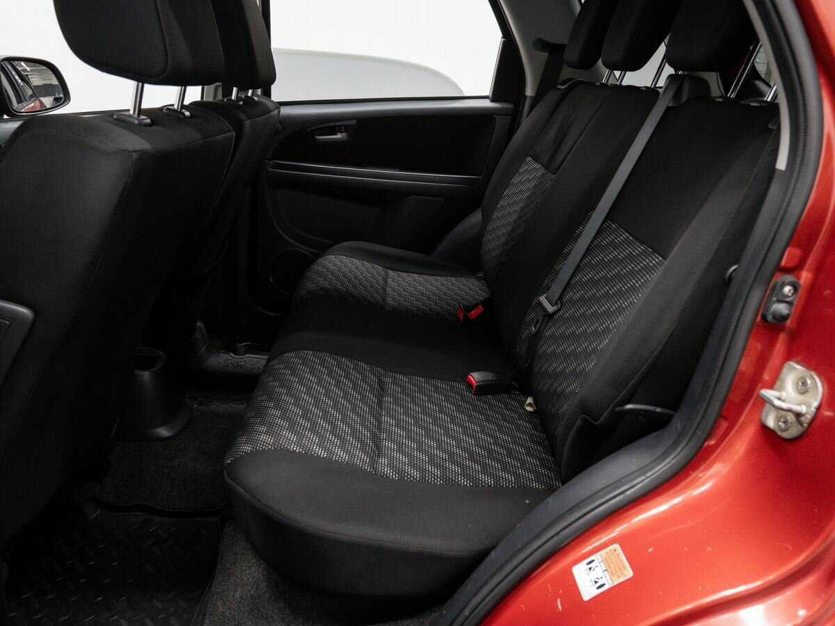 Купить Suzuki SX4 с пробегом. Фото: #12