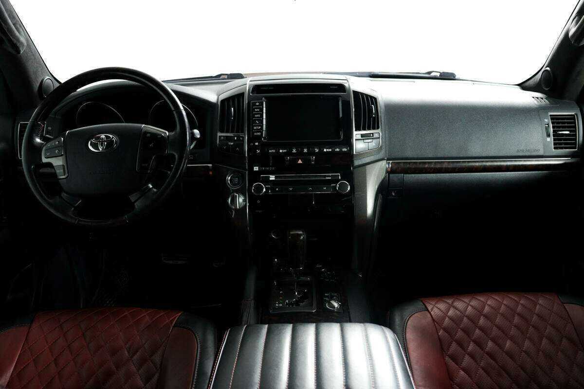 Купить Toyota Land Cruiser с пробегом. Фото: #10